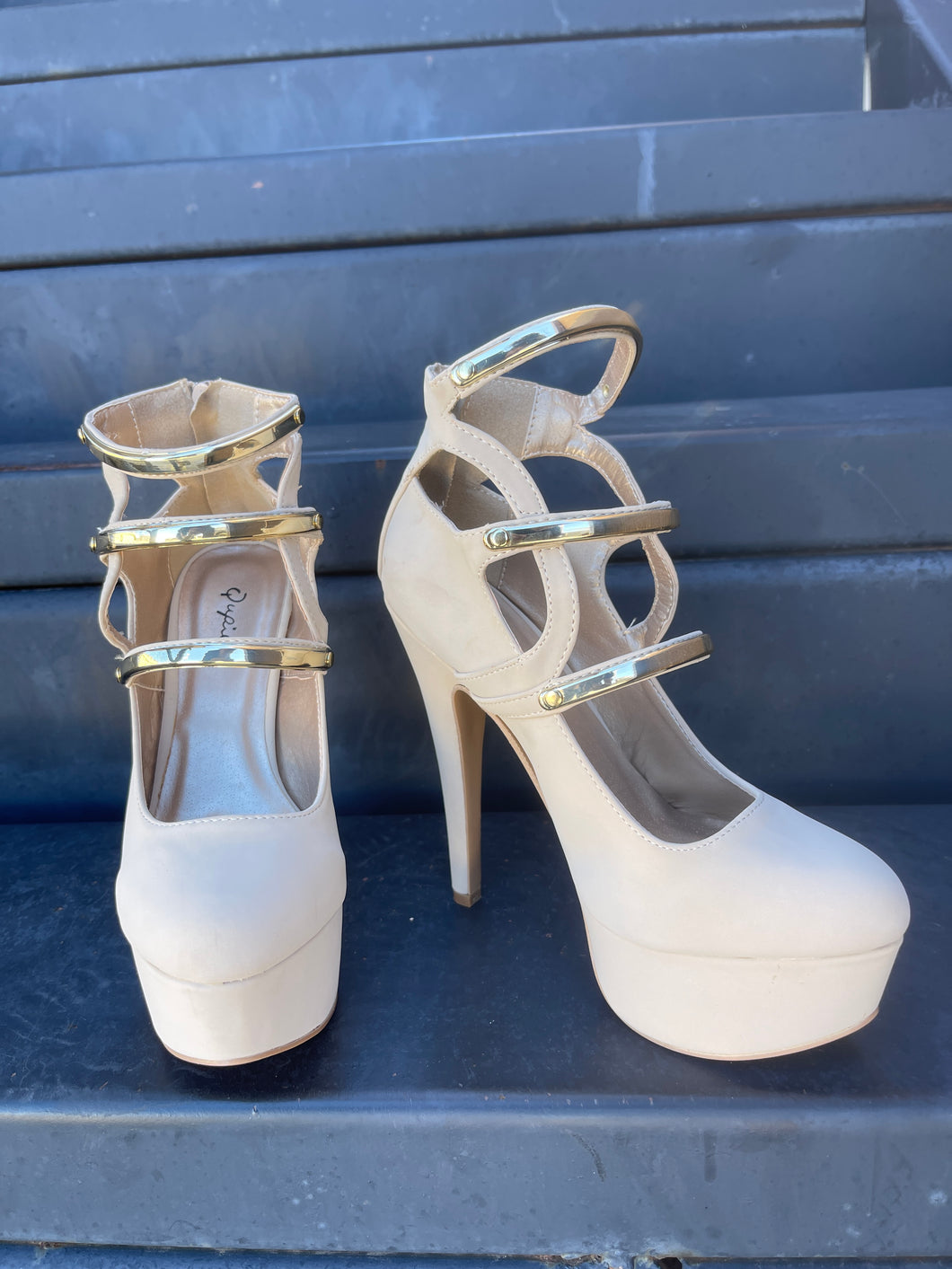 Beige Top Heel